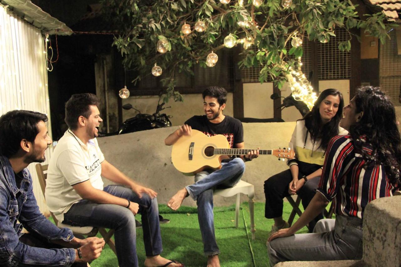 Gosolo Stays Bandra Hostel Bombay Exterior foto