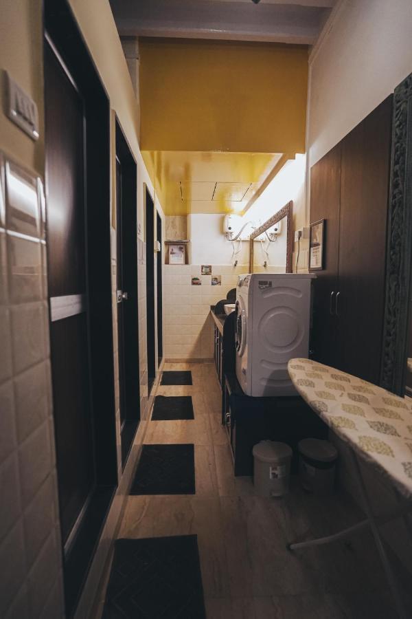Gosolo Stays Bandra Hostel Bombay Exterior foto