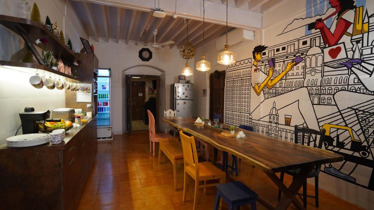 Gosolo Stays Bandra Hostel Bombay Exterior foto