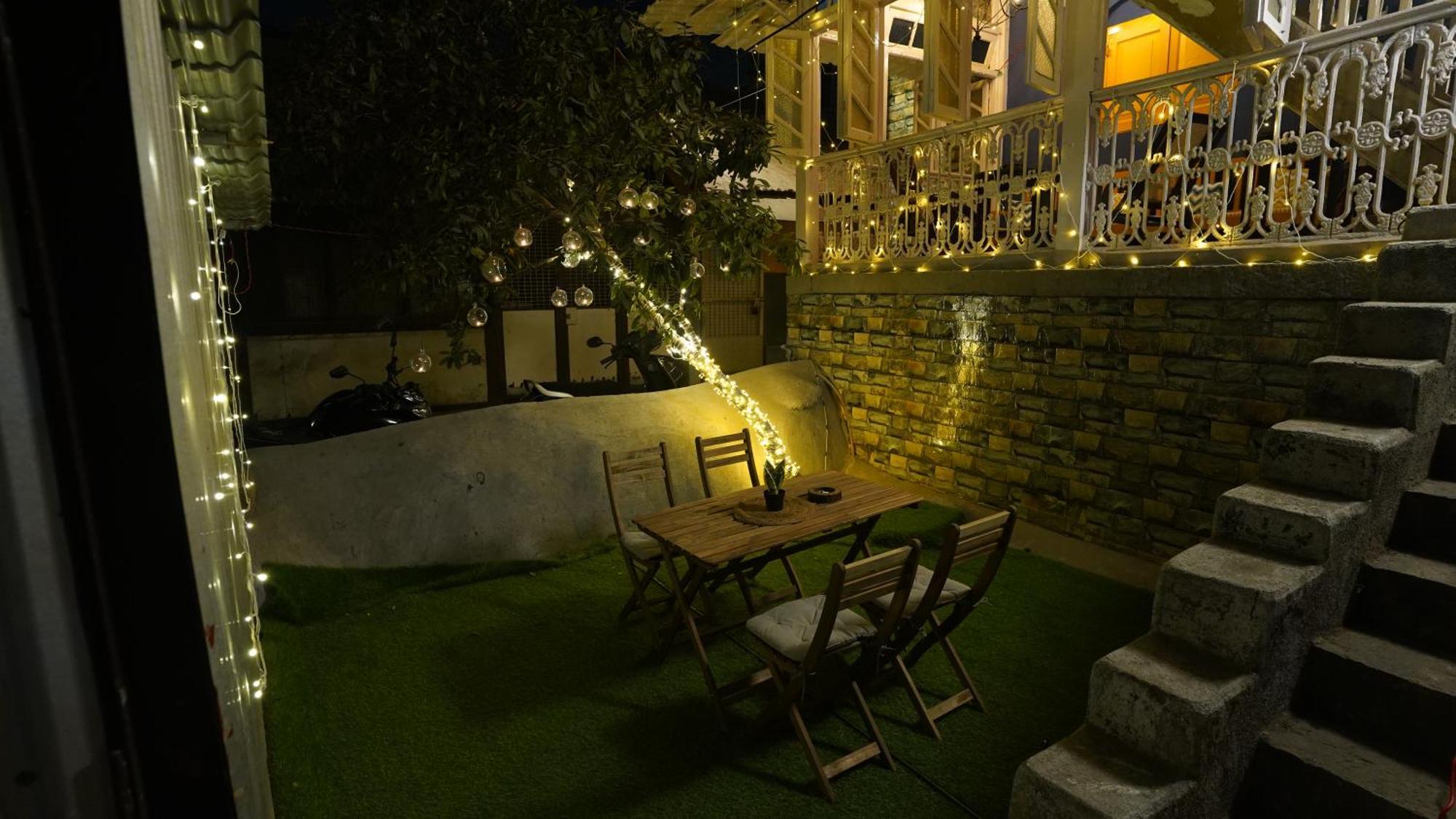 Gosolo Stays Bandra Hostel Bombay Exterior foto